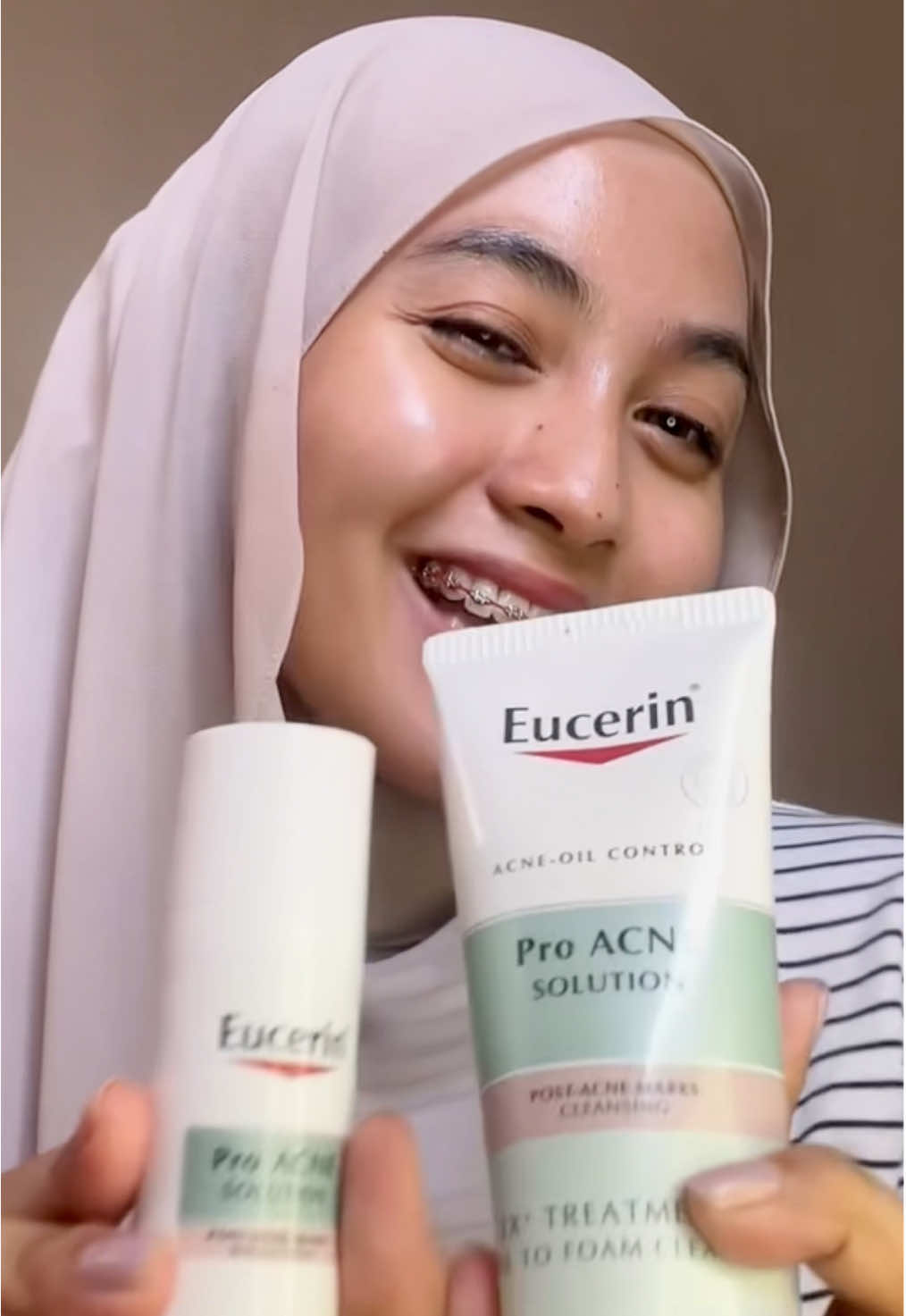 Finally cleanser that can cleanse my clogged pores! after wearing heavy makeup throughout the day this is the thing that I will look up to!  @Eucerin Malaysia  #MyEucerin #Thiamidol #ProAcneSolution