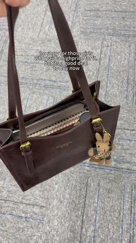 My new bag is really cute!!! Seriously love it!!!🧸🧸🧸#leatherbag #leatherpurse #purse #bag #handbag #handbags #shoulderbag #suede #fyp #blackfridayearlydeals #tiktokcybermonday #simple #cutebag #everydaybag #bagcollection #bagessentials #storage #girls #tiktokshopblackfriday #tiktokshopcybermonday #spotlightfinds 