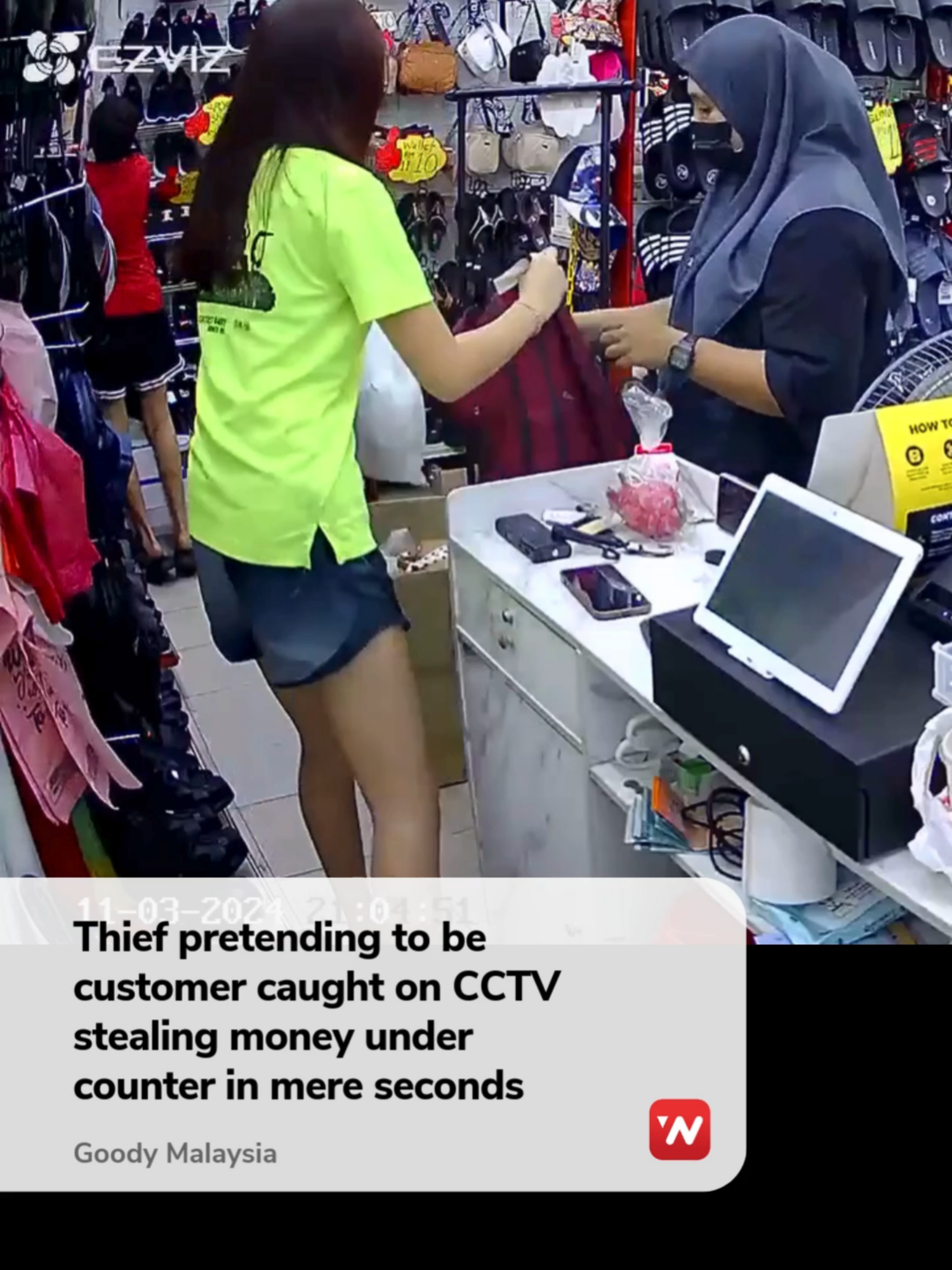 CCTV footage of a theft in broad daylight has gone viral on social media, demonstrating how swiftly a crime may happen #thief #fyp #viral #malaysia