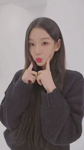 Now I'm shaking, drinking all this coffee🥰😉☕️ #SECRET_NUMBER #시크릿넘버  #SOODAM #수담  #comethru 