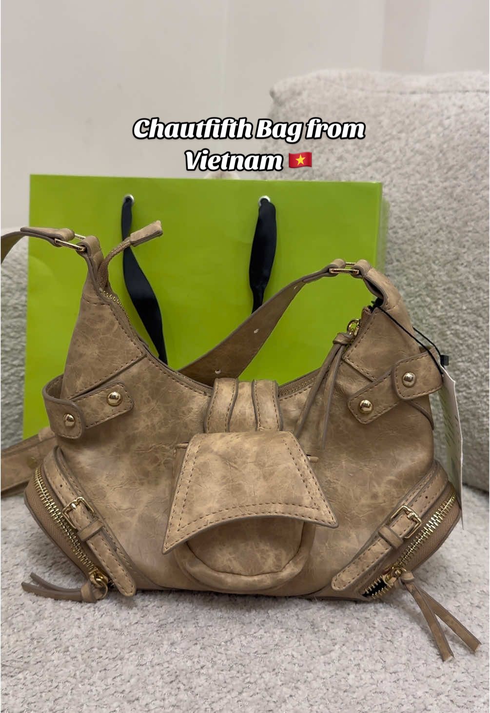 love the unique design and it’s vv affordable 🩶 Bag from @CHAUTFIFTH 🇻🇳 #chautfifth #vietnam #unboxing #fyp #bag 