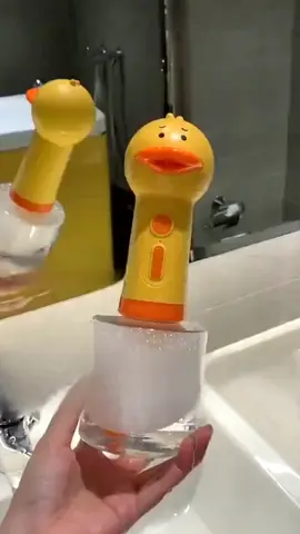 Little yellow duck bubble machine, protecting pets and long hair, easily foaming, fun and easy to use.#Petcleaning #hair #bathing #sticky #hair #combs #foryou #toy #Bubbles #Womenlonghair #child 