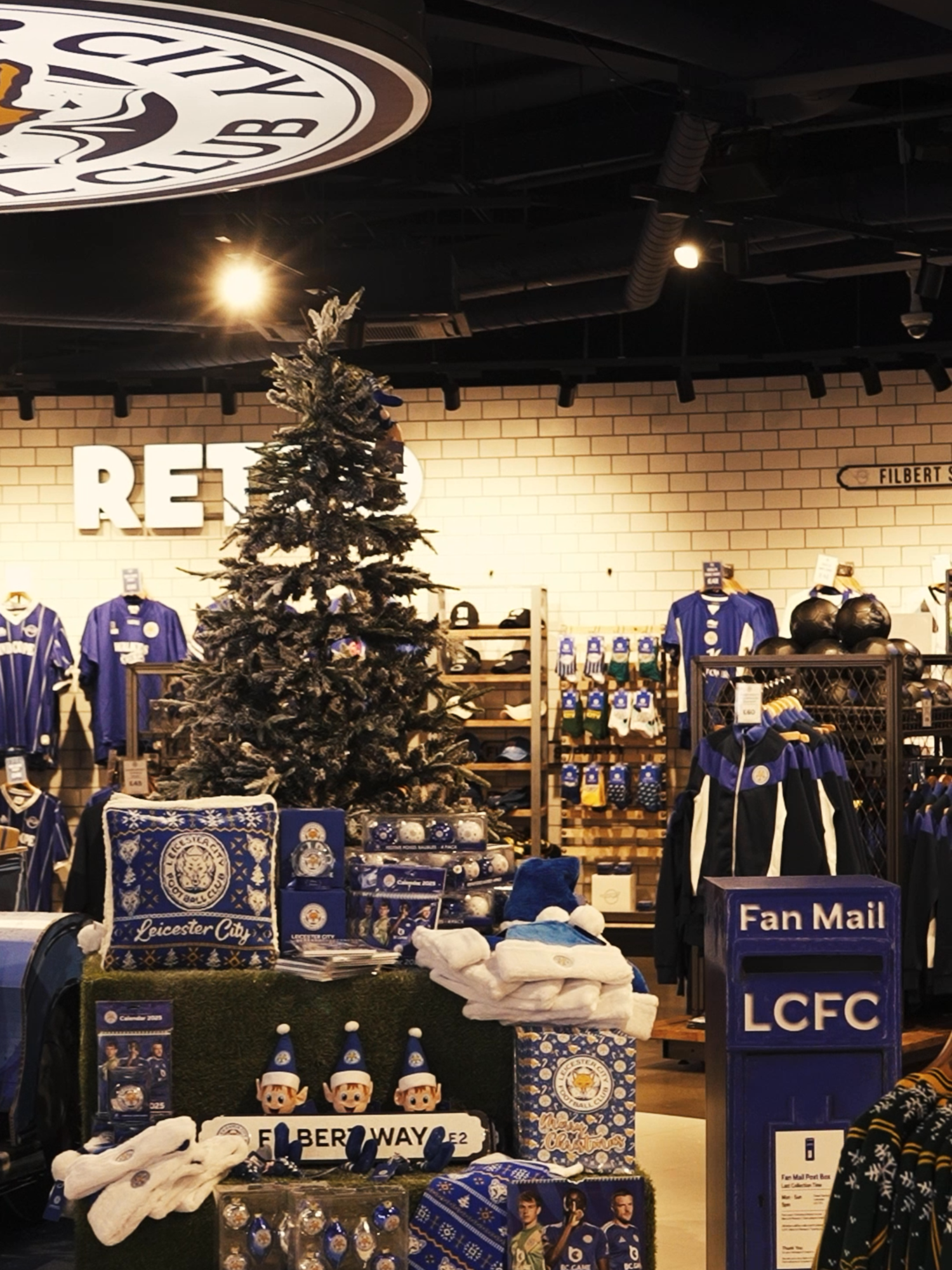 Write to your #LCFC heroes! 💙  Visit the Foxes Fanstore and post your letter for a chance to have it read out by the squad 📮 #leicestercity #PremierLeague #leicester