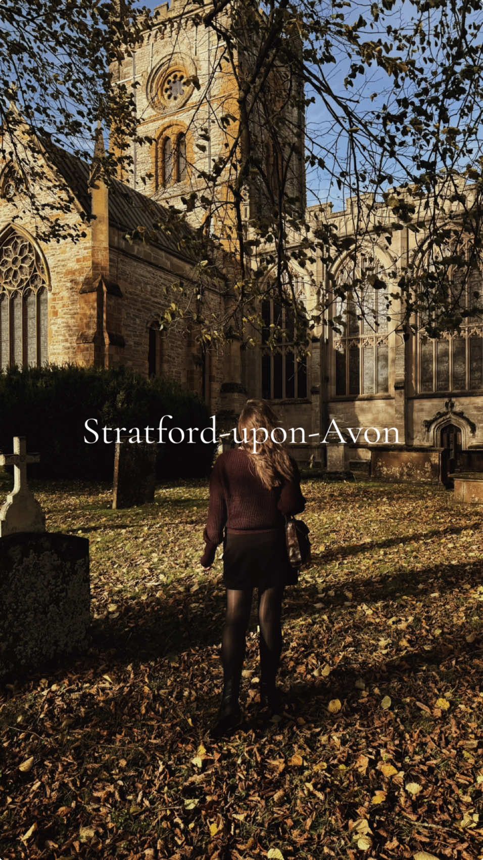 Stratford-upon-Avon, the land of Shakespeare!  #shakespeare #stratforduponavon #midlands #creatorsearchinsights #bermonths #visitengland #darkacademia #lightacademia #historical #historytok #explore #explore #lightacademiaaesthetic #darkacademiaaesthetic #cottagecoreaesthetic #traveltiktok #traveltok 