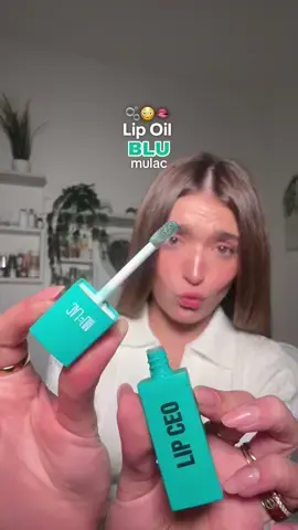 Questo è il lip oil blu di @mulaccosmetics si chiama LIP CEO! 🫧🫦🧼✨ Un prodotto “tuttofare” perché lo usate come lip oil, lip plumper, per idratare le labbra, per farci una combo… io lo adoro. #mulac #mulaccosmetics #showyourart adv