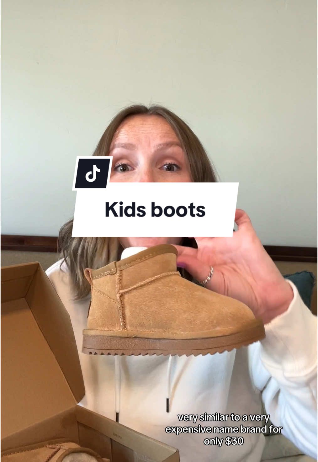 The cutest mini fur boots for your kids for only $30!? Give me five! #miniboots #toddlerboots #furboots #kidsboots #tiktokshopblackfriday #tiktokshopcybermonday #tiktokshopholidaydeals #tiktokshopholidayhaul 