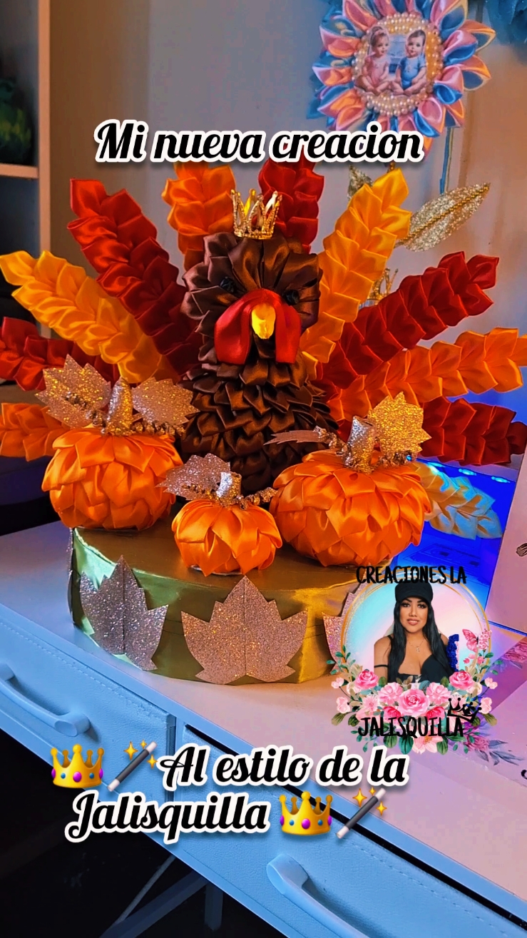 Mi nueva creacion decoracion para el dia de accion de gracias 🥰🙏👑🪄#acciondegracias #pavo #liston #rosas #arte #paratii #viralv#viralvideo #rosas #girasol #Otoño #invierno #fyp#videogames #moños #manualidades 