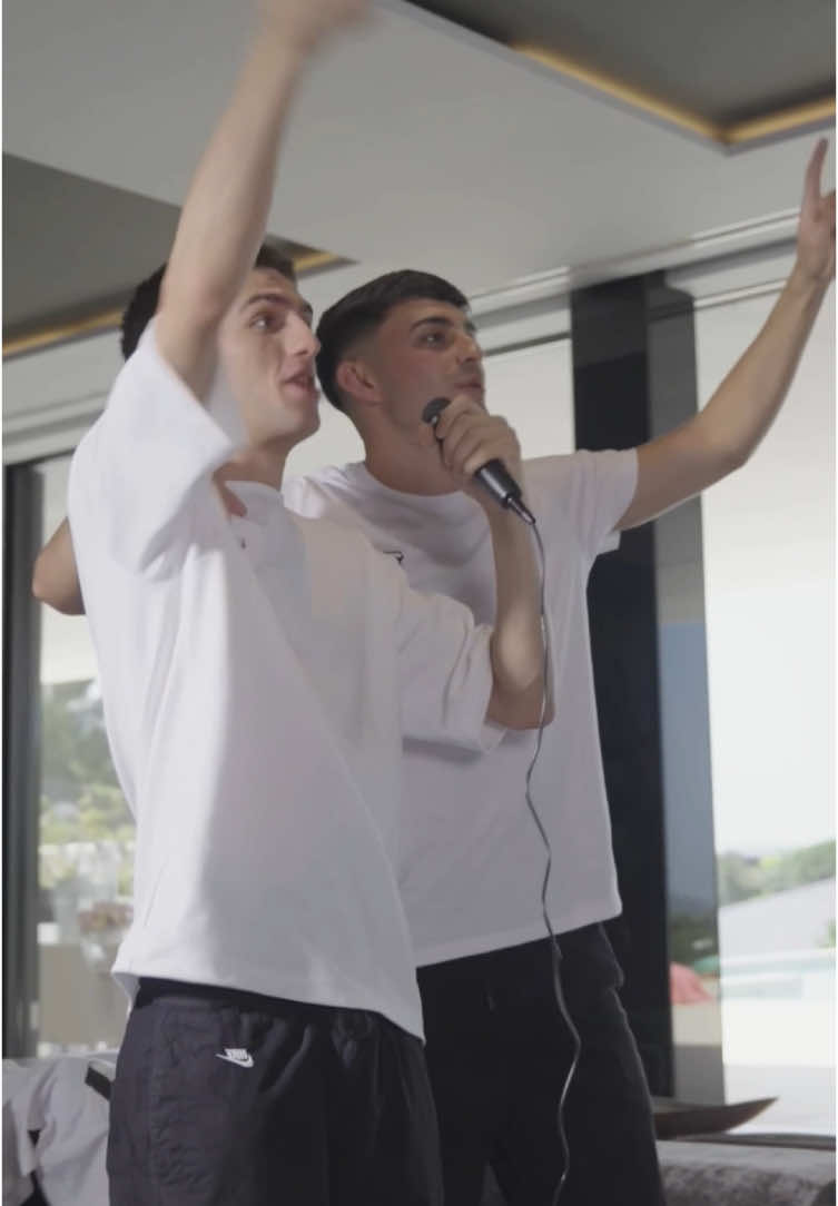 Karaoke time ! 🎤 Chat with Pedri now on The Residency #pedri #pedriedit #fcbarcelona #championsleague #football 