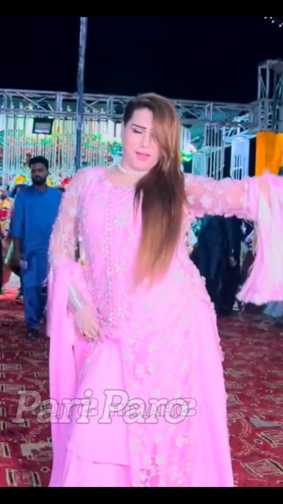 Pari Paro New Viral Dance Performance #pariparo #urwakhandancer #1millionaudition #fizadiamomdmalik #chahatbaloch #mujra #dance #viral_video #hotdancechallenge #Foryou #foryoupagе #song #trending #mehakmalik #shaheenstudioofficial #akhtediyarbandymar #basitnaeemisongs 