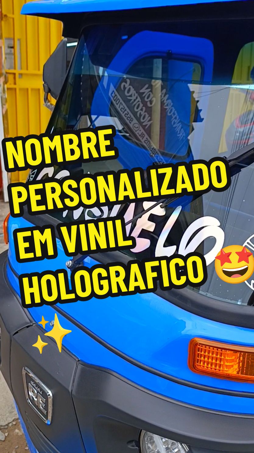 Nombre personalizado en vinil holografico 😎✨  solicita catalogo al +51 955157003📱 📦Hacemos envios a todo el Perú🚚🇵🇪 #vinil #tuning #diseño #aveo #tuningcar #vinilotuning #caraudiosystem #mototaxistuning😎🤑 #motos #holografico #vinilos #temdencia #mototaxi 