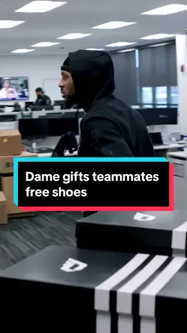 Dame gifted free shoes to the squad. 🔥⌚️ #damianlillard #dame #adidas #shoes 