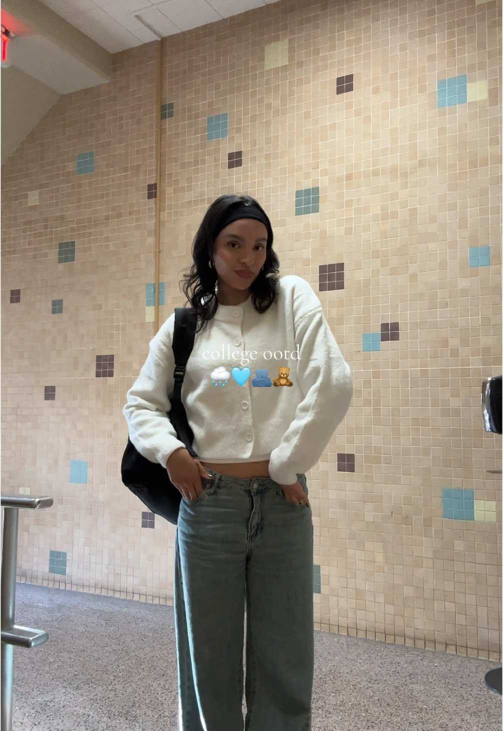 another day another college ootd slay 🌧️🧸🩵