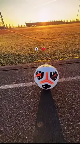⚽️💆🏻‍♂️💙💛#futbol#atardecer #relajante #balon #viralvideo #paratii 