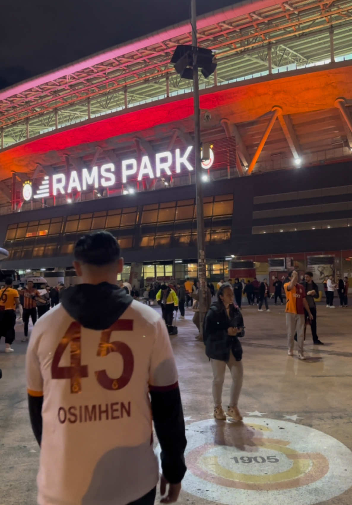 ALWAYS MAIN CHARACTER 🤯 #osimhen#galatasaray#istanbul#tottenham#europaleague