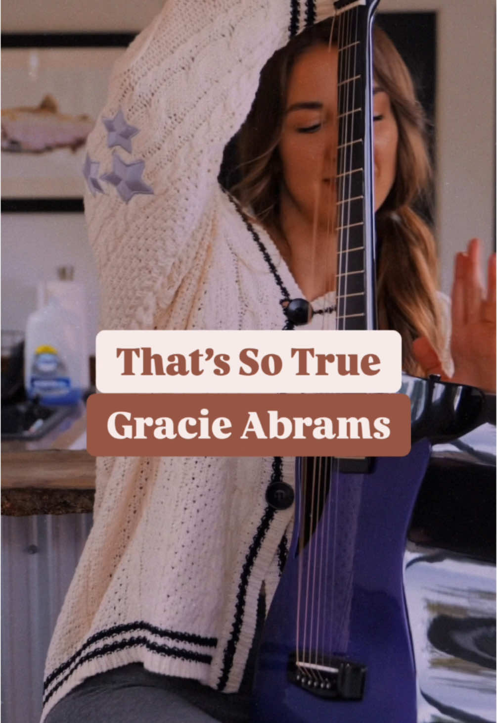 how to play “that’s so true” gracie abrams on the new @Journey Instruments color-changing guitar! 💙💜 #thatssotrue #gracieabrams #guitar #guitartok #guitarlesson #guitartutorial #beginnerguitar #journeyinstruments 