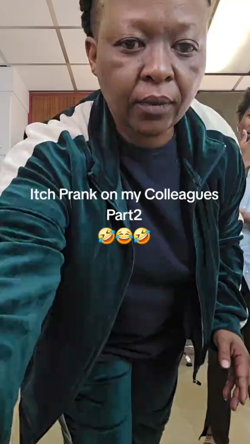 And another one 🤣😂🤣 Itchy Prank  #ManakaRanaka #TikTokSA #MzansiTikTok #ActorsOnTiktok #BetweenScenes #ManakaRanaka #ItchyPrank 