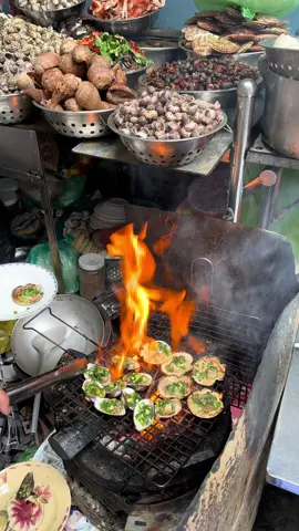 Quán ốc Dì Trước Q.1 xuất hiện trên Street Food Asia được sản xuất bởi Netflix #ốc #amthuc #streetfood #food #streetfoodasia #monngon #quanngon #ngon #saigon #q1 #vietnamesefood #quanan #netflix 