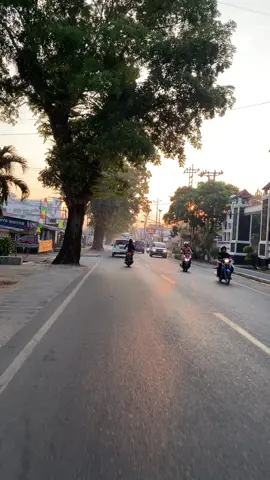 Aku,Kamu,dan metro kala itu #metro #astetic #fyp #sanset #kotametro 