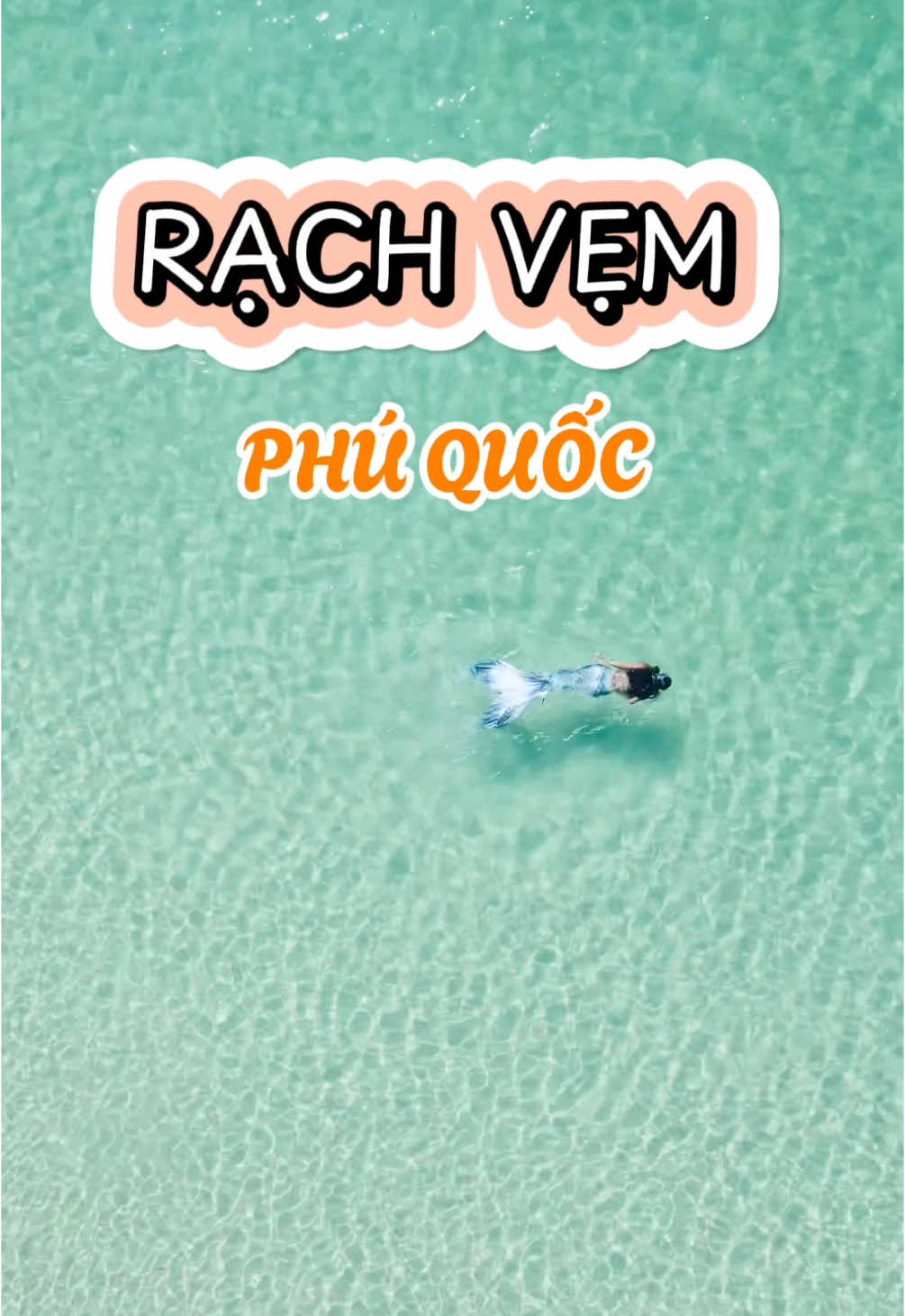 Ụa nàng tiên cá 🧜‍♀️ bên thuỷ cung #vinwonders bị lạc trôi qua Rạch Vẹm hồi nào dị mn 🫣 Muốn bắt mẻ dìa bỏ tủ kính nuôi ghê ó🎣 —————   #reviewphuquoc #reviewkhachsan #dulichphuquoc #phuquocchill #phuquoc 