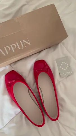 Cantiknyaaaaaaaa 🤤🤤🤤  #sappun #sappunshoes #korea #thestyletailor #ribbonshoes #redshoes #kawaii 