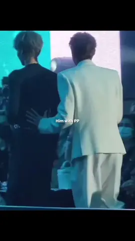 The hand will always automatically went on that waist 🙇🏻‍♂️ — ( #PPKritt #พีพีกฤษฏ์ #BKPP #บิวกิ้นพีพี #bbillkin #ppkritentertainment #fyp #tiktokthailand)