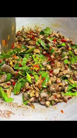 ឆាក្តៅគ្រឿងក្នុងមាន់​ #food #streetfood #snackfood #FoodLover #khmercooking 