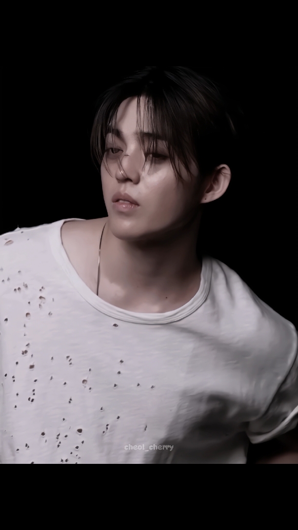 he is so hot🔥 #fyp #scoups #scoupseventeen #choiseungcheol #seventeen #svtcarat #seventeen17_official 