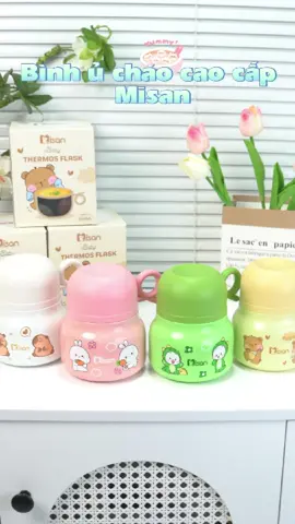 Đi xa, đi du lịch nhưng mẹ vẫn muốn bé có bữa ăn nóng hổi, đầy đủ dinh dưỡng? Bình Ủ Cháo Misan chính là trợ thủ đắc lực! Với khả năng giữ nhiệt lâu, mẹ dễ dàng chuẩn bị bữa ăn ngon cho bé mọi lúc mọi nơi.