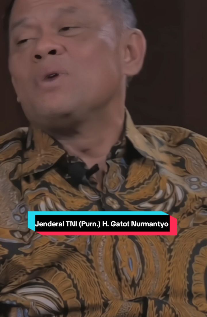 Jenderal TNI (Purn.) H. Gatot Nurmantyo, S.I.P. (lahir 13 Maret 1960), adalah  Tentara Nasional Indonesia (2015-2017). Sebelumnya, Gatot merupakan Kepala Staf TNI Angkatan Darat ke-30 yang mulai menjabat sejak tanggal 25 Juli 2014 setelah ditunjuk oleh Presiden Susilo Bambang Yudhoyono untuk menggantikan Jenderal TNI Budiman. Ia sebelumnya juga pernah menjabat sebagai Panglima Komando Cadangan Strategis Angkatan Darat (Pangkostrad) menggantikan Letnan Jenderal TNI Muhammad Munir. Pada bulan Juni 2015, ia diajukan oleh Presiden Joko Widodo sebagai calon Panglima TNI, menggantikan Jenderal Moeldoko yang memasuki masa purna baktinya. #gatotnurmantyo  #indonesia🇮🇩  #fypシ #fypシ 