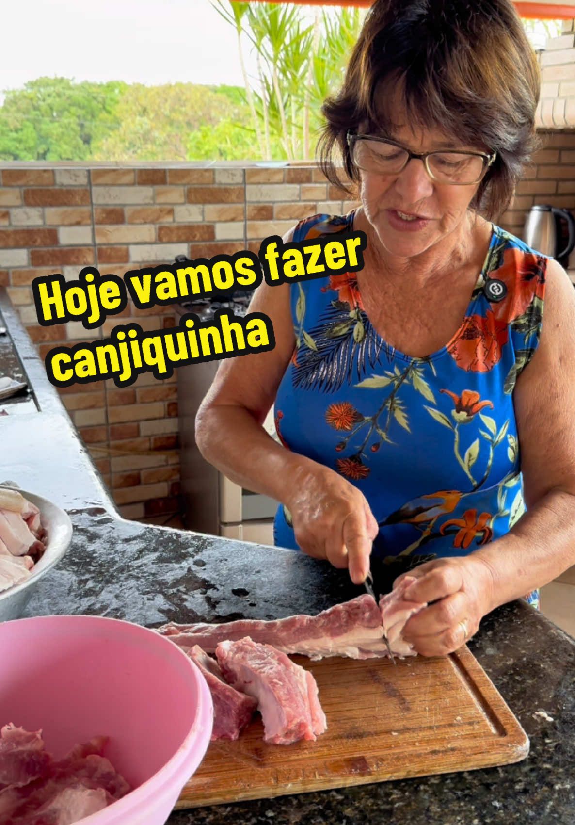 Hoje minha mãe pediu canjiquinha com costelinha e couve nessa chuvinha bom demais neh gente? #chacaracristal #natureza #canjiquinha #mãe 