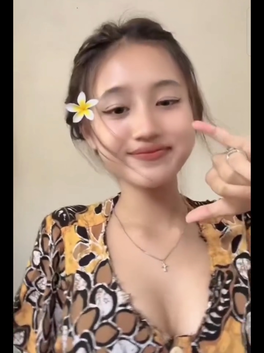 gede jugak anuku🤭🤣🤣#fake #tiktok #becca #viral #becca #tiktok #fashion #fakesituation⚠️ #fakebodyy⚠️ #dancechallenge #reels #fyp #fypシ #fypage #bodybuilding #tiktokindia 