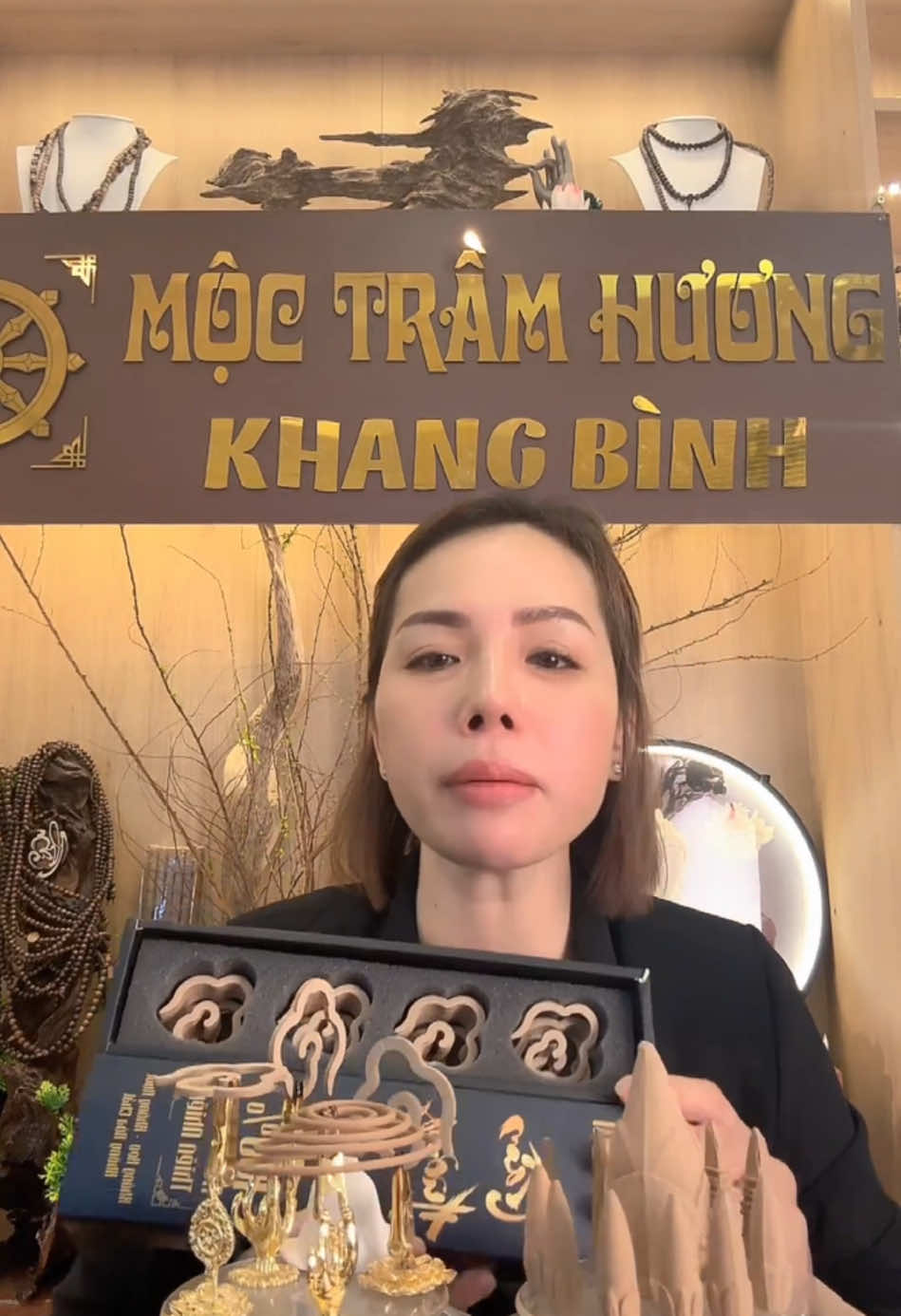 Cả nhà muốn thưởng thức trọn hương thơm của trầm thì có thể xông nhanh vân mây ạ #LIVE #moctramhuongkhangbinh #tramhuong #xuhuong #nutramhuong 