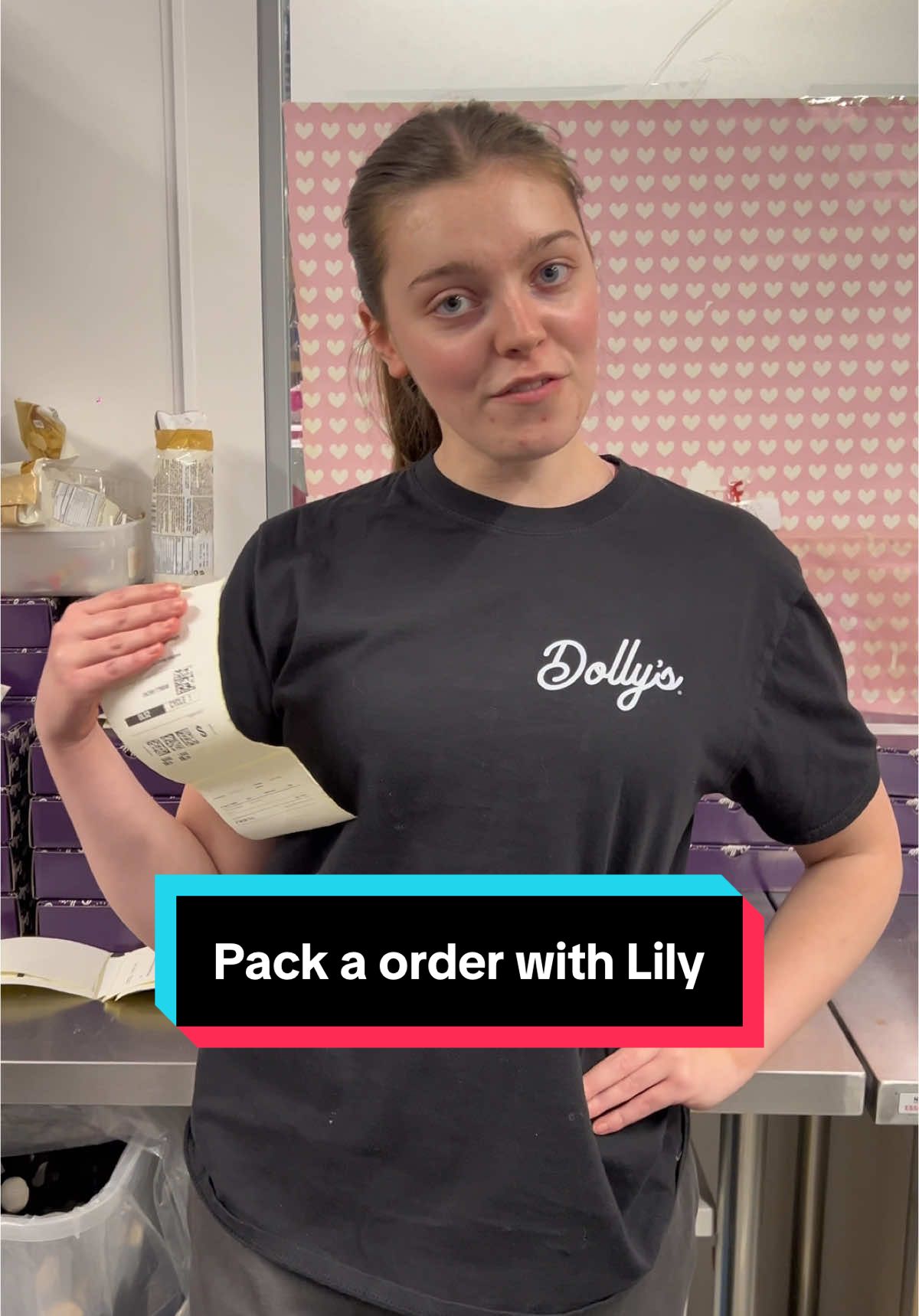 Pack a order with Lily! 🍪#dollysdesserts #cookiedough #customerorder #christmasgifts 