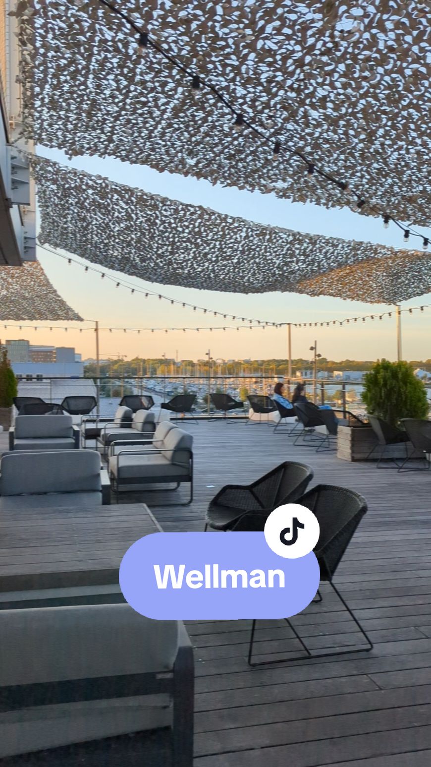 Bon resto en rooftop aux Bassins à Flot à Bordeaux 👌🏻 🍽️ Restaurant Wellman (Hôtel Radisson Blu) 📍 63 rue Lucien Faure- Dock, 33300 Bordeaux #bordeaux #bordeauxfood #restaurantbordeaux #restaurant #rooftop #radissonblu 