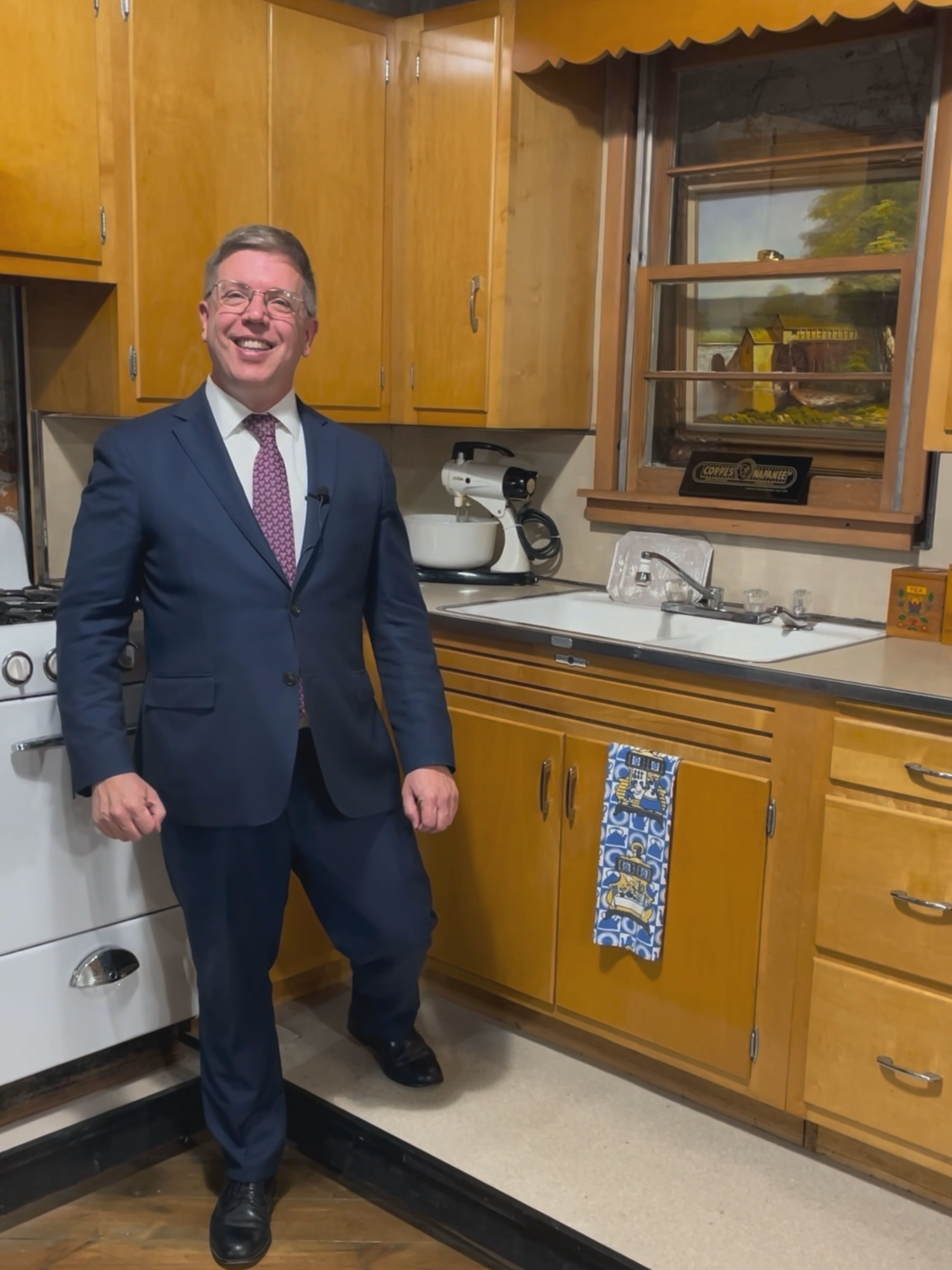 love this perfectly preserved kitchen at the Hoosier Cabinet Museum! Which of these features would you want in your kitchen? —— #BestAddress#HistorySharedIsHistorySaved#antique#kitchendesignideas#vintagekitchen#vintageappliances