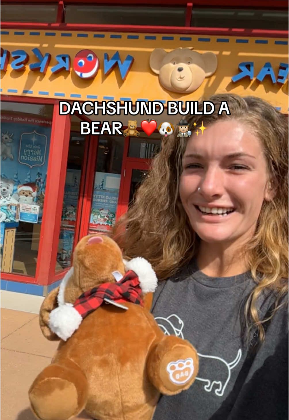 Replying to @Samantha Gomes My first ever @Build-A-Bear!!🧸😩🤍✨ Weentastic day🤝🏻🌭 #buildabear #fyp #dachshund #crazydachshundlady #buildabearworkshop #doxmas #boop #buildabearworkshop 