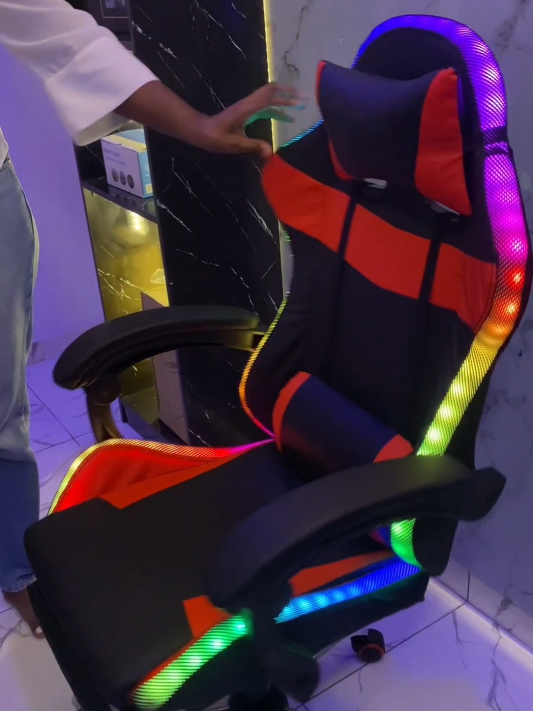 Play your games in comfort and style✨😌 #gamingchair #ergonomicchair #gamersoftiktok #trendingsound 