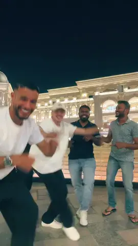 Maniniiiii f qatar🕺🏽🤣 #ayoubzhar #viraltiktok #fypシ゚ #🇲🇦🇩🇿🇹🇳 #explore #explore 