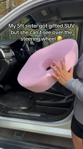 🤣🤣🤣 #tiktokshop #seatcushion #shortpeopleproblems #suv #roadtrip #carseat #tiktokshopblackfriday #TikTokShopHolidayHaul 