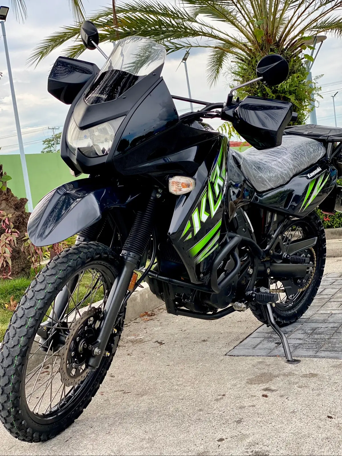 #KLR #klr650 #650 #CapCut #carro #elvigiaestadomerida🇻🇪🤩 #moto #ekexpress #oportunidad #reliquia #meridavenezuela #venezuela #elvigia #carrossel #barquisimeto #barinaszvzla🇻🇪🇻🇪🇻🇪 #sancristobal #tovar #zea #caracasvenezuela #moto #impecable 