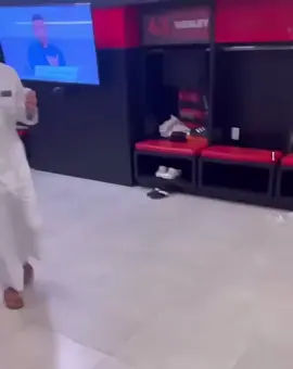 ‏🚨 لاعب الهلال السابق ميشايل يحضر إلى التدريبات بالثوب السعودي 😂💙