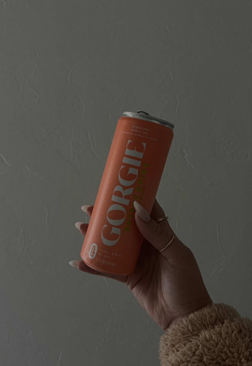 Okay, @GETGORGIE 💅✨ I can definitely get down with my sparkling watermelon & peach girlies — Love having a beneficial & zero sugar option in my energy drink line up 🫶🏼 IF YOU’RE A SELTZER DRINK LOVER, you’ll enjoy these ✨ XX #getgorgie #gorgieenergydrinks #gorgie #tastetesting