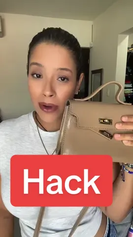 Aquí la solución para quitar el mal olor a tu bolsa de Shein o cualquier bolsa sintética con mal olor. Hack para quitar el mal olor a tu bolsa #hack #truco #recomendacion #malolor #bolsa #shein #temu #aliexpress 