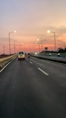 punya kenangan apa kalian di jalan ini? #fypシ #flyoverlawang #malang24jam 