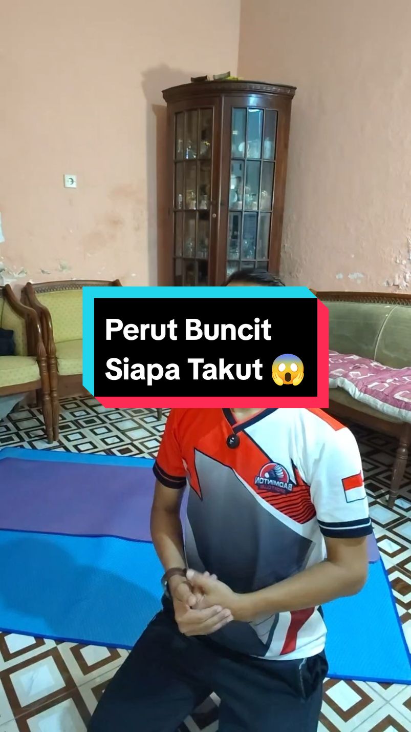 Punya perut Buncit siapa takut, yuk kita lakukan gerakan untuk mengecilkan dan merampingkan bagain perut nya, lakukan gerakan rutin setiap hari agar hasilnya maksimal dan jaga pola makan yang sehat  #mengecilkanperut  #mengecilkanperutbuncit  #latihanperut  #latihanperutdirumah  #gerakanperutlangsing  #erwansobatsport  #erwansport  #sobatsport2 