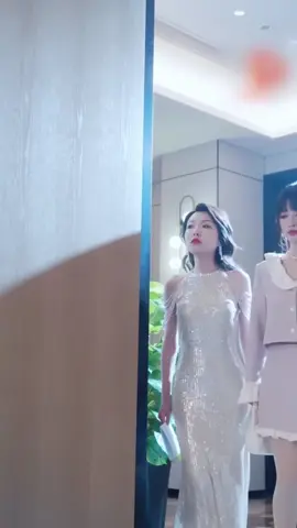 [Revenge of the Twin Sister Billionaire Murdered by Her Husband (DUBBED)] 👉https://youtu.be/AcOHM-UgE34?si=tEEcrv6MHaBDqbp2 The twin sisters meet again, but Shen Xinyang didn't know she had a twin. #asiandrama #cdrama #dramamovie #twinsisters #revenge #affairrecovery #suspense