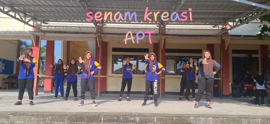 Senam Kreasi APT | IXJ #kesayanganibu  #trendsekolah #trendsmp #ninejclass #smpkelas9 #smpn1dompu #p5 #gayahidupberkelanjutan #senamkreasi 