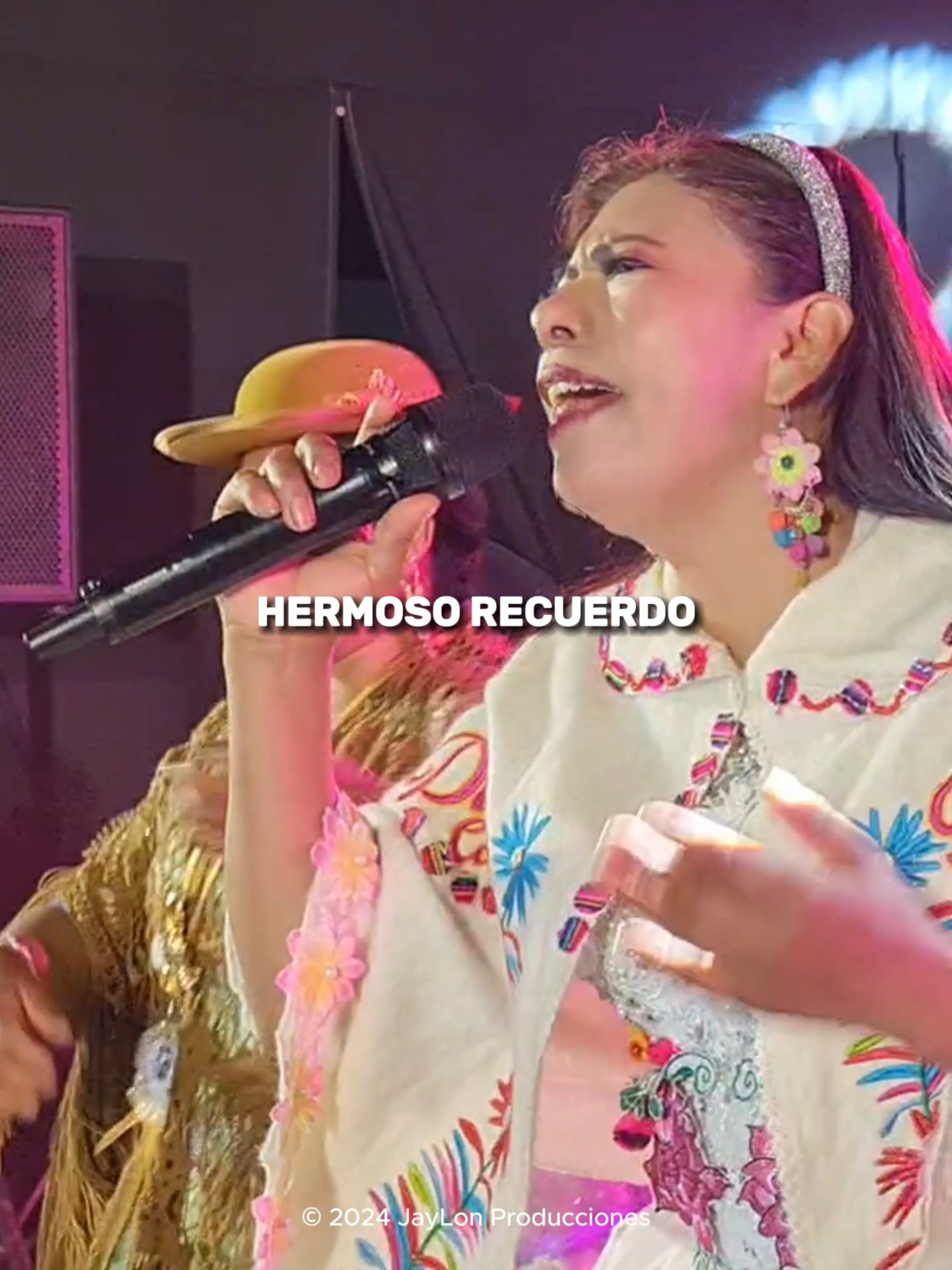 DINA CONDORI #dinacondori #huaynoperuano #huayno #musica #peru #folclore #parati