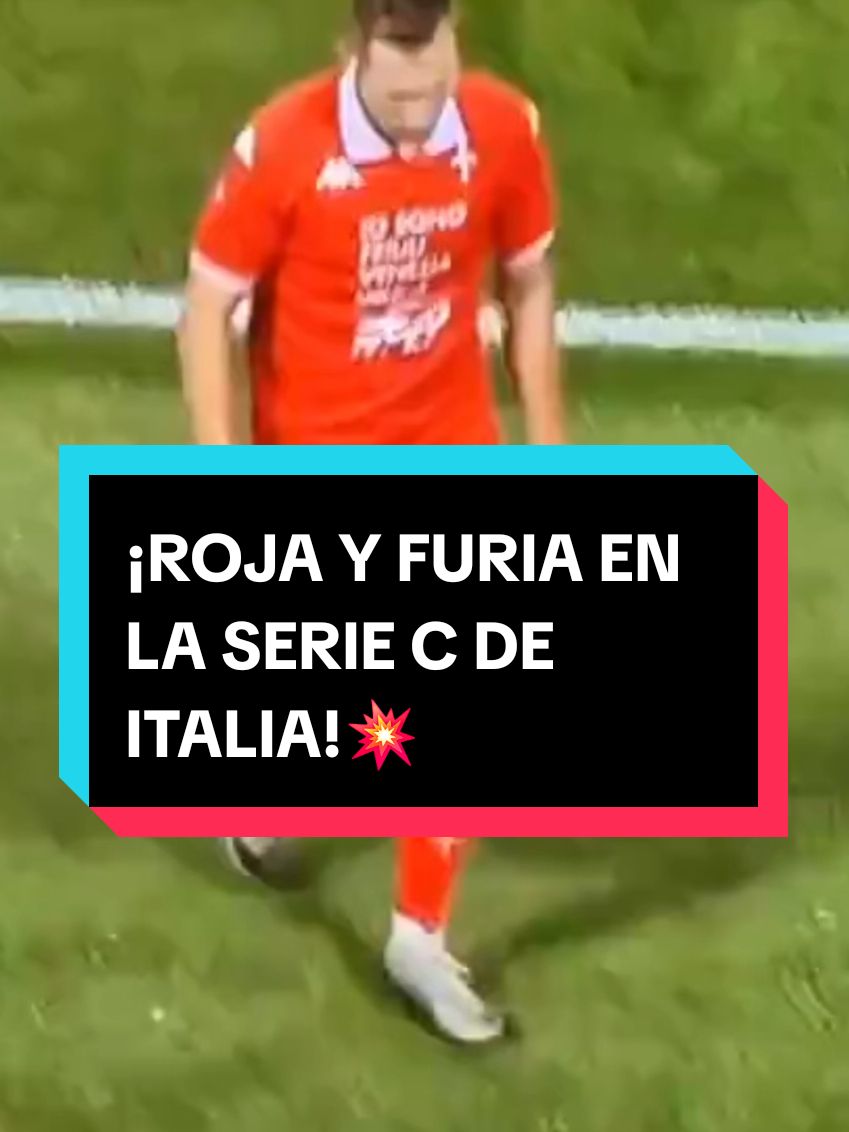 ¡REACCIONÓ DE LA PEOR FORMA! 😱😨 Raimonds #Krollis , jugador de #Triestina fue expulsado y su técnico estalló de ira #SerieC #Italia  #TikTokDeportes #futbol #roja #enojo 