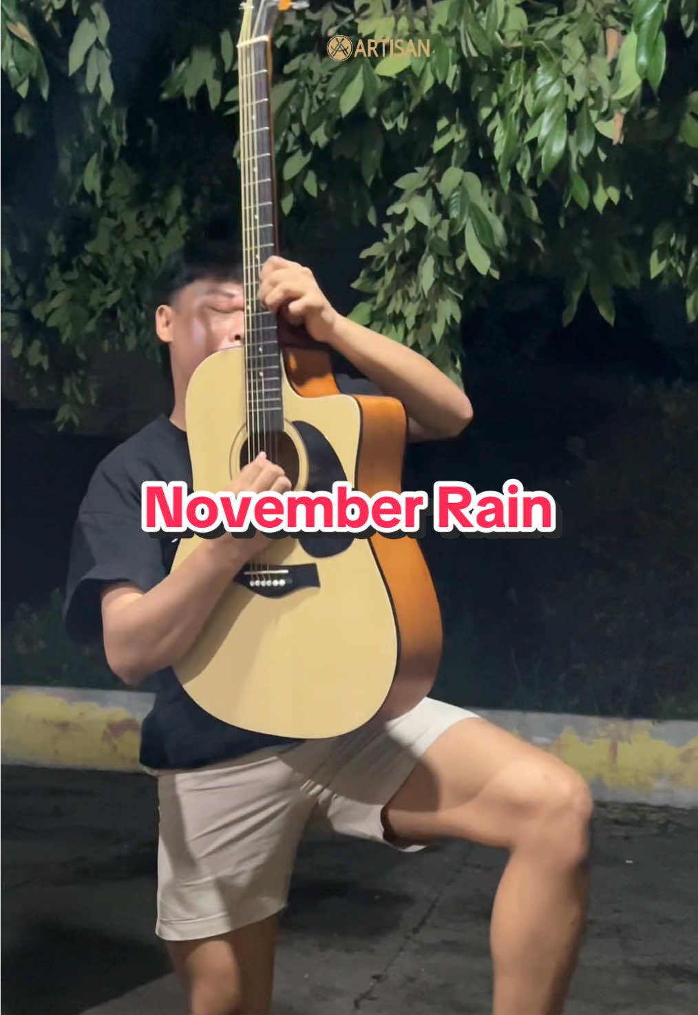 Siapa yg kemarin request november rain? Done ya guys 💦☔️ #artisangitarindonesia #artisangitar #coverlagu #novemberrain 